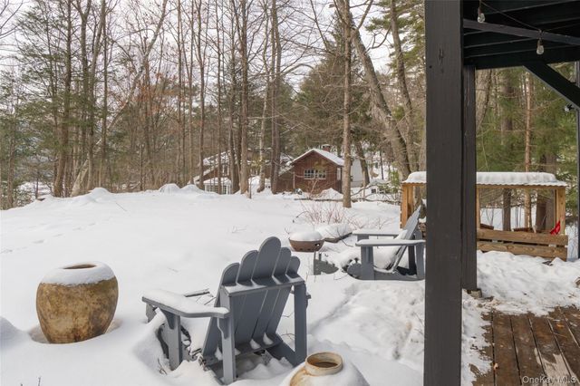 15 Lake View Drive, Woodstock, NY 12448