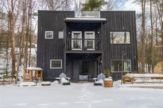 15 Lake View Drive, Woodstock, NY 12448
