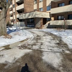 9242 Gross Point Road 107, Skokie, IL 60077