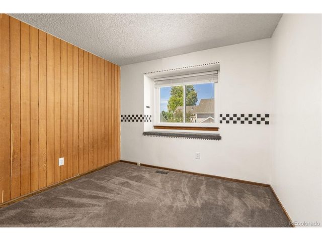19853 E Greenwood Dr, Aurora, CO 80013