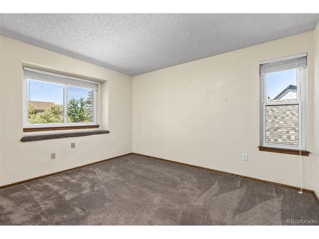 19853 E Greenwood Dr, Aurora, CO 80013