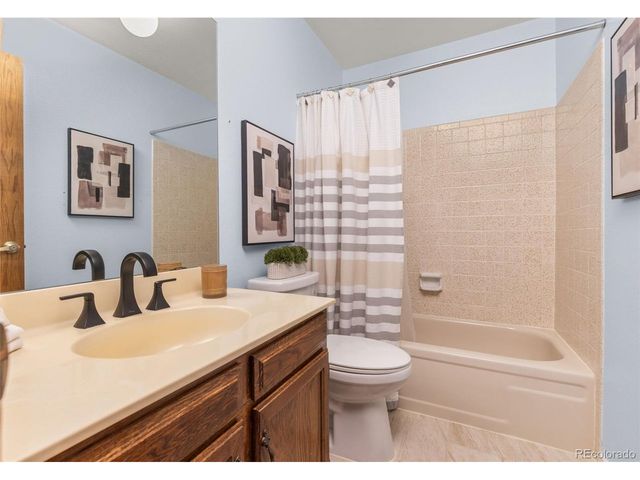 19853 E Greenwood Dr, Aurora, CO 80013