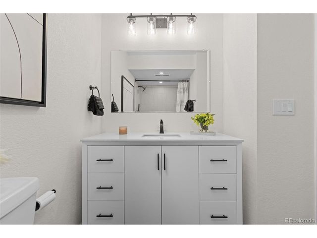 19853 E Greenwood Dr, Aurora, CO 80013