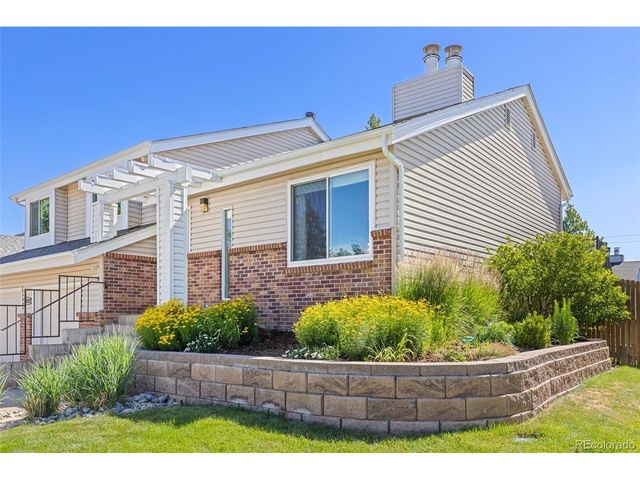 19853 E Greenwood Dr, Aurora, CO 80013