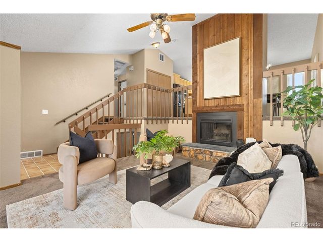 19853 E Greenwood Dr, Aurora, CO 80013