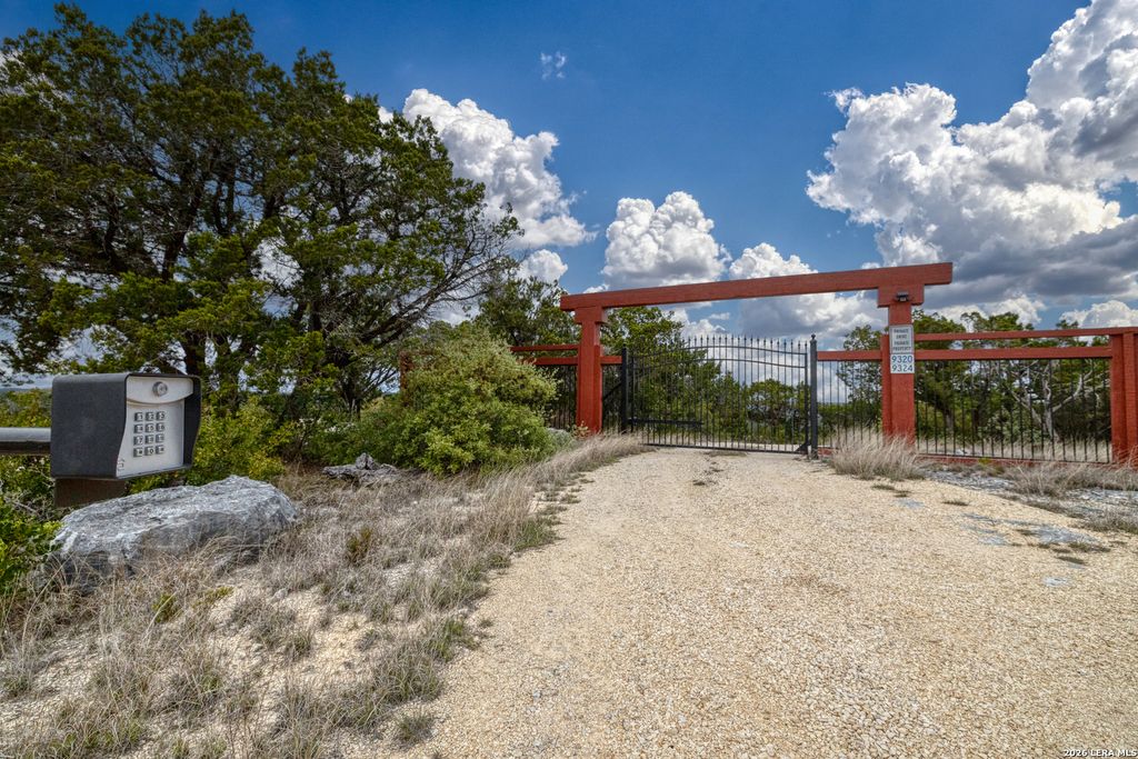 9600 Ranch Road 336, Leakey, TX 78873