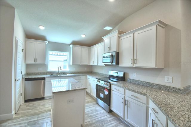 4944 VUE DE LAC PASS, Auburndale, FL 33823