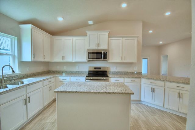 4944 VUE DE LAC PASS, Auburndale, FL 33823