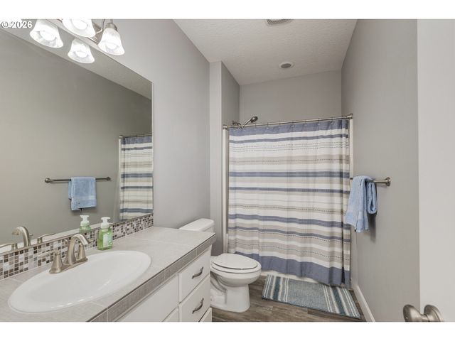 781 E MCKINLEY St, Carlton, OR 97111