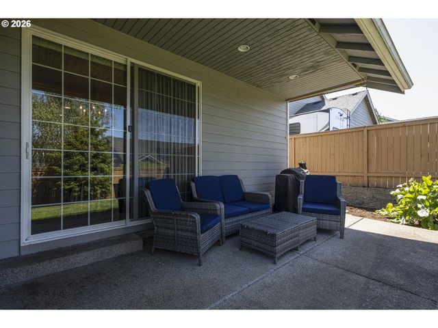 781 E MCKINLEY St, Carlton, OR 97111