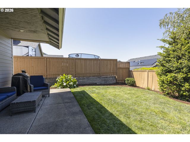 781 E MCKINLEY St, Carlton, OR 97111