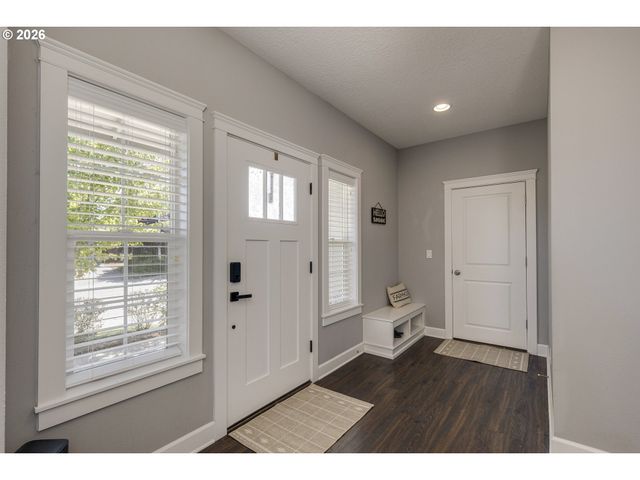 781 E MCKINLEY St, Carlton, OR 97111