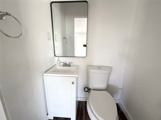 108 E Kirby Avenue, Quinlan, TX 75474