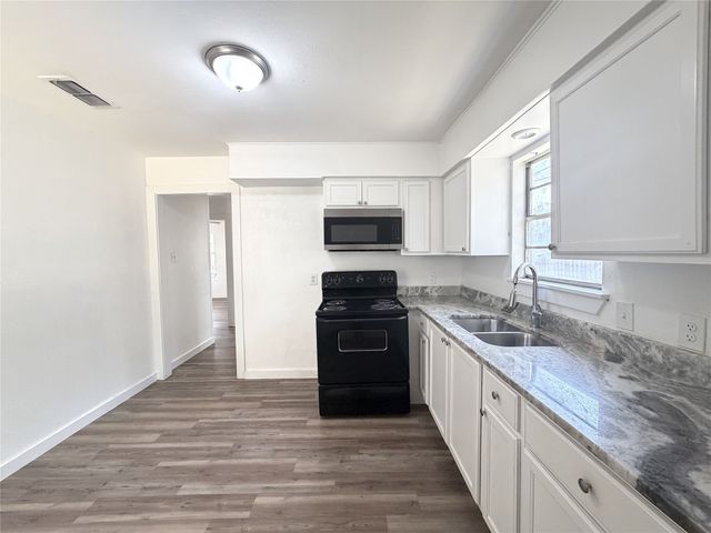 108 E Kirby Avenue, Quinlan, TX 75474