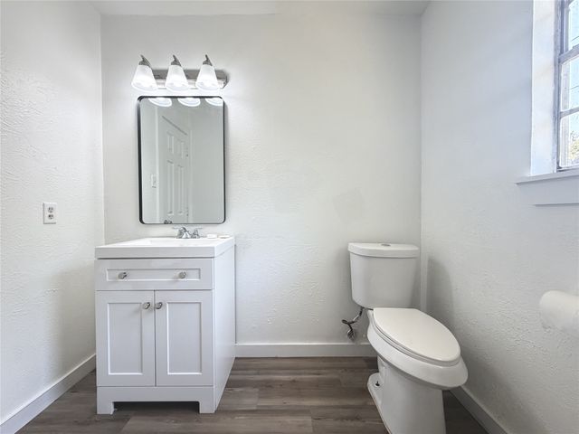 108 E Kirby Avenue, Quinlan, TX 75474