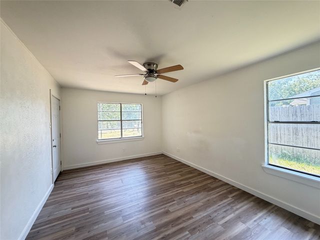 108 E Kirby Avenue, Quinlan, TX 75474