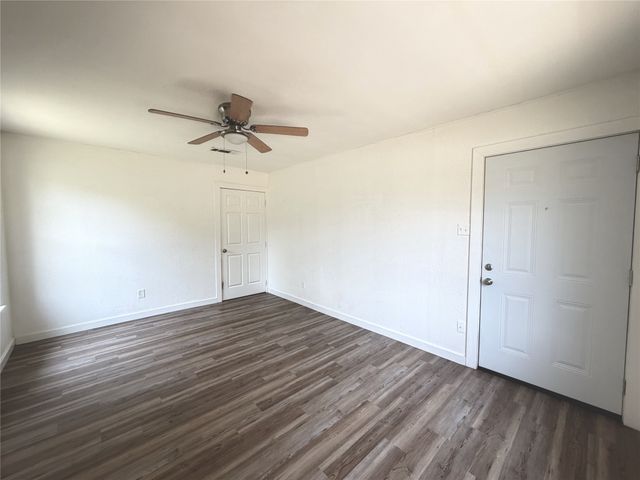 108 E Kirby Avenue, Quinlan, TX 75474