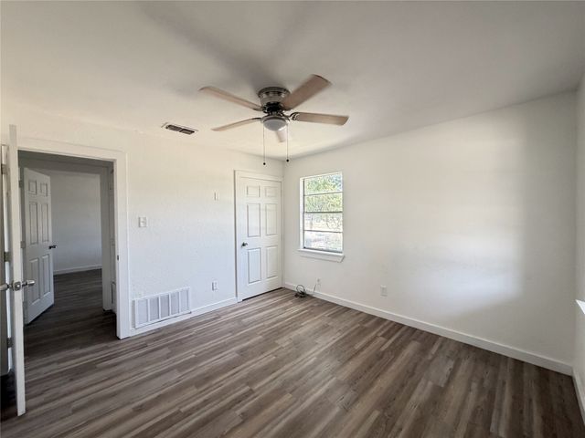 108 E Kirby Avenue, Quinlan, TX 75474