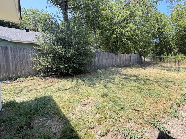 108 E Kirby Avenue, Quinlan, TX 75474