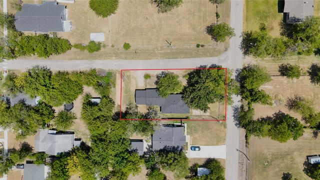 108 E Kirby Avenue, Quinlan, TX 75474