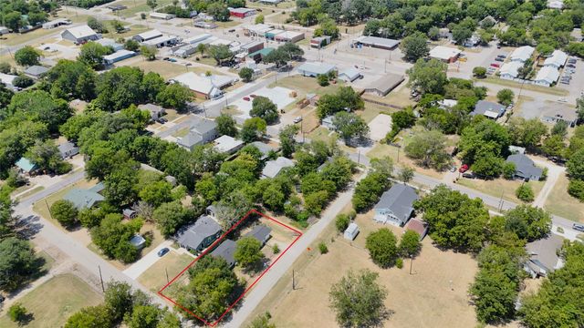 108 E Kirby Avenue, Quinlan, TX 75474