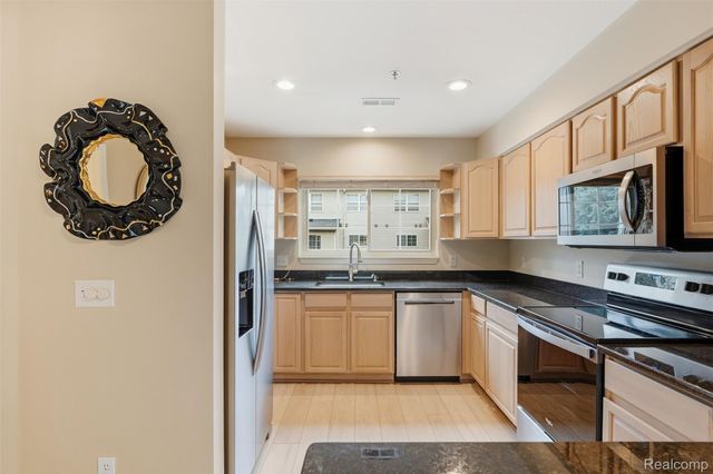 37 W Village Lane, Dearborn, MI 48124