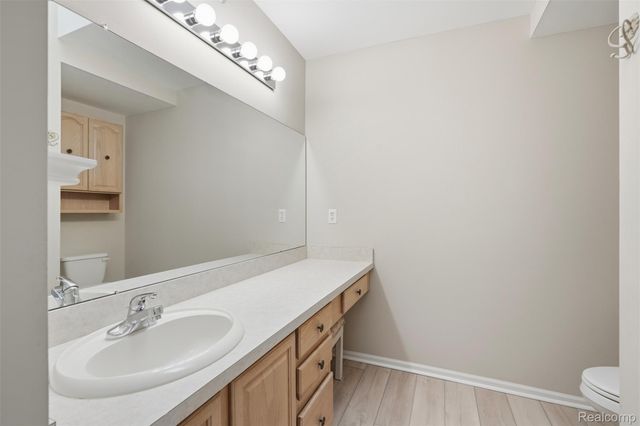 37 W Village Lane, Dearborn, MI 48124