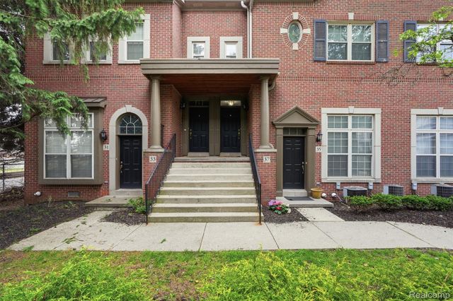 37 W Village Lane, Dearborn, MI 48124