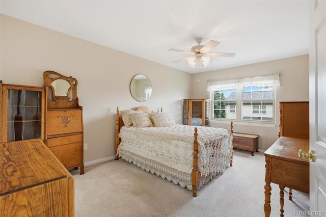 37 W Village Lane, Dearborn, MI 48124