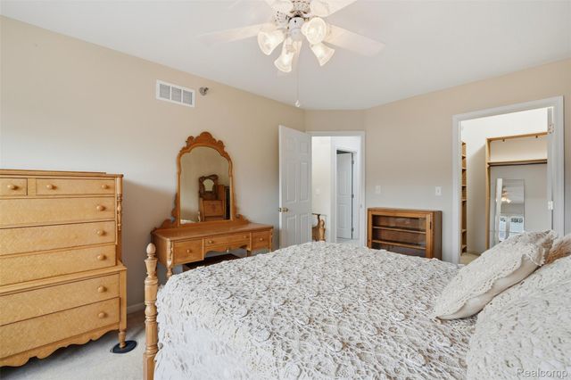 37 W Village Lane, Dearborn, MI 48124