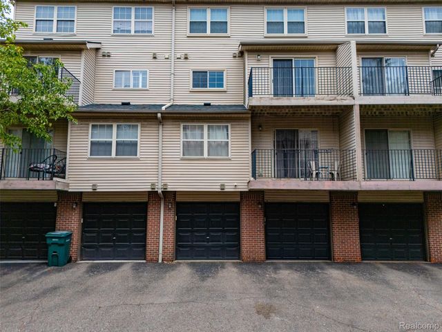 37 W Village Lane, Dearborn, MI 48124