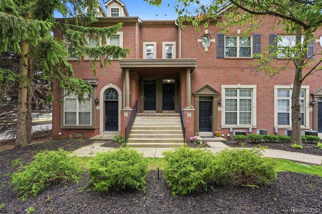 37 W Village Lane, Dearborn, MI 48124