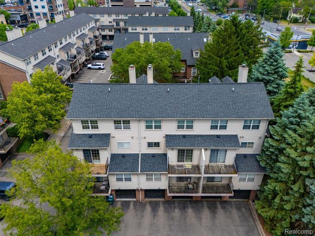 37 W Village Lane, Dearborn, MI 48124