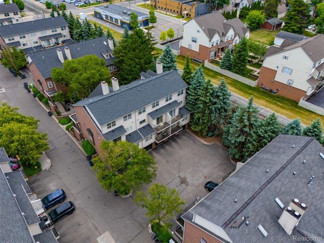 37 W Village Lane, Dearborn, MI 48124