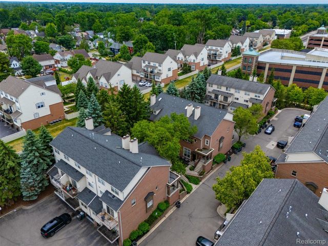 37 W Village Lane, Dearborn, MI 48124