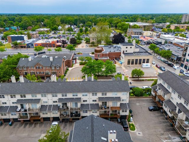 37 W Village Lane, Dearborn, MI 48124