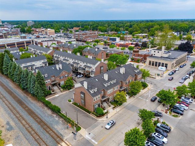 37 W Village Lane, Dearborn, MI 48124