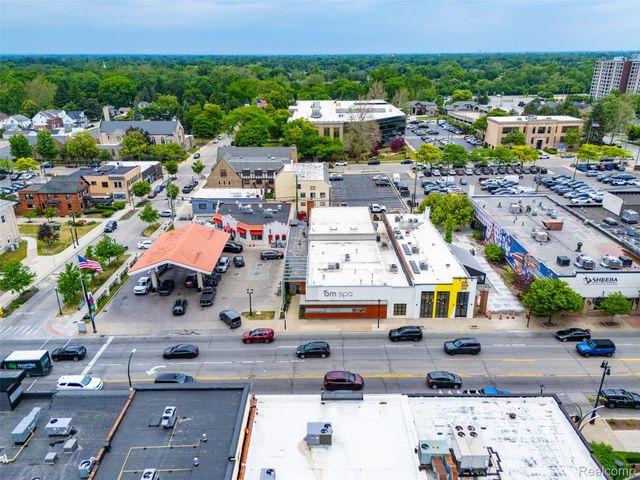 37 W Village Lane, Dearborn, MI 48124