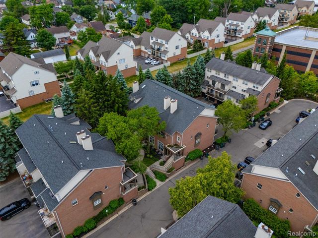 37 W Village Lane, Dearborn, MI 48124