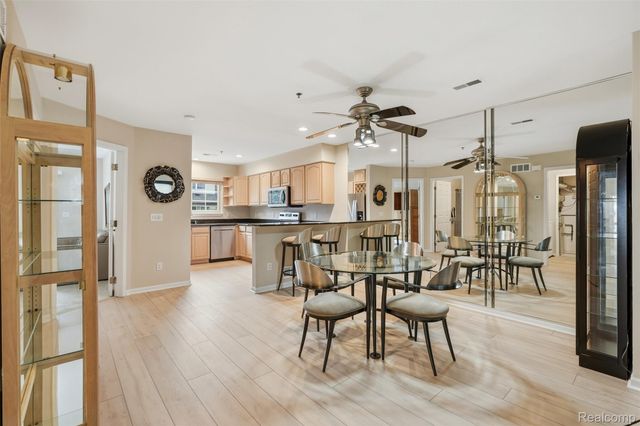 37 W Village Lane, Dearborn, MI 48124