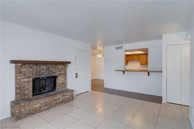 2921 Country Manor Lane 31, Las Vegas, NV 89115