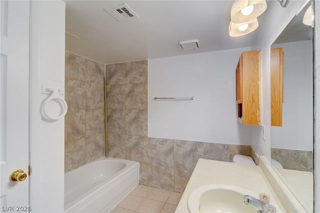 2921 Country Manor Lane 31, Las Vegas, NV 89115