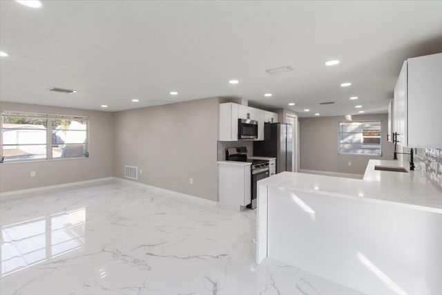 6250 7TH AVENUE, New Port Richey, FL 34653