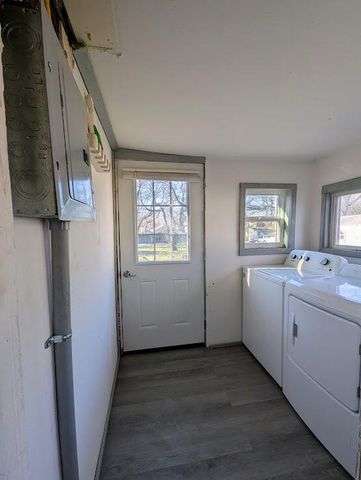 1110 W Division Street, Springfield, MO 65803