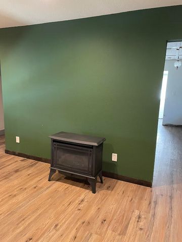 1110 W Division Street, Springfield, MO 65803