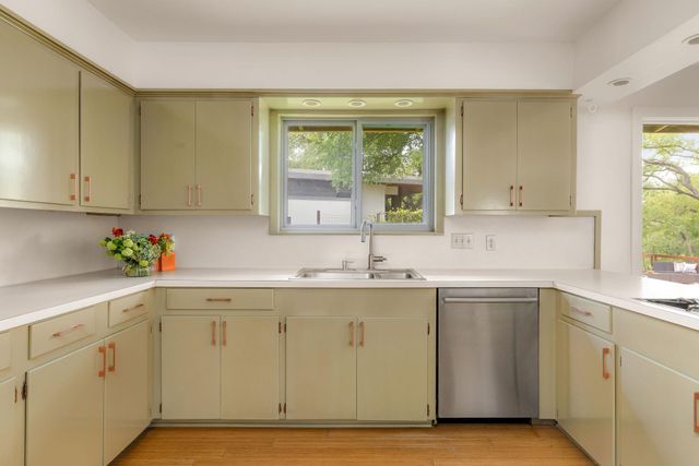2003 Dexter ST, Austin, TX 78704
