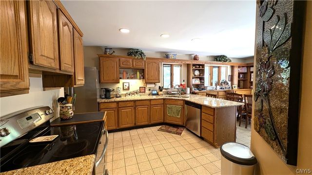101 Ambergate Road, Dewitt, NY 13214