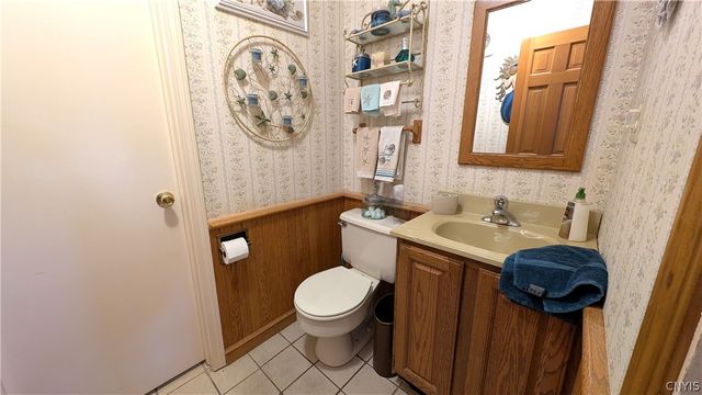 101 Ambergate Road, Dewitt, NY 13214
