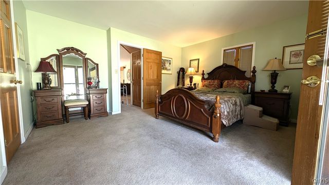 101 Ambergate Road, Dewitt, NY 13214