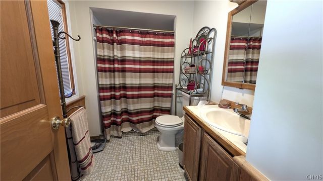 101 Ambergate Road, Dewitt, NY 13214